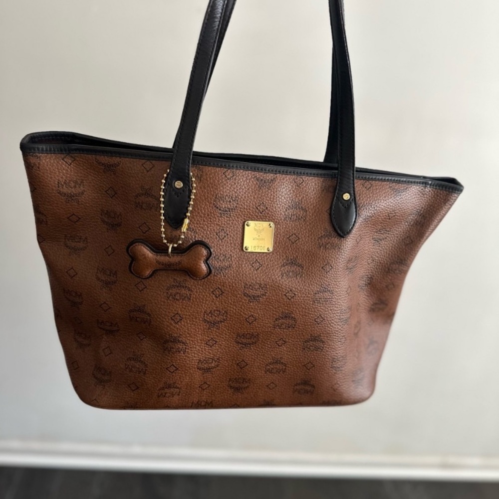 (AUTHENTIC)MCM Brown Logo Tote with Dog Bone Charm - Picture 7 of 12